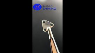 고정밀 스루홀이 있는 맞춤형 사파이어 삼각형 부품