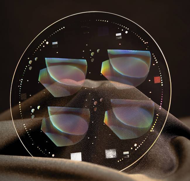 최신 회사 블로그 실리콘 탄화물: AR 안경의 열 관리 및 가벼운 디자인 운전 핵심 재료