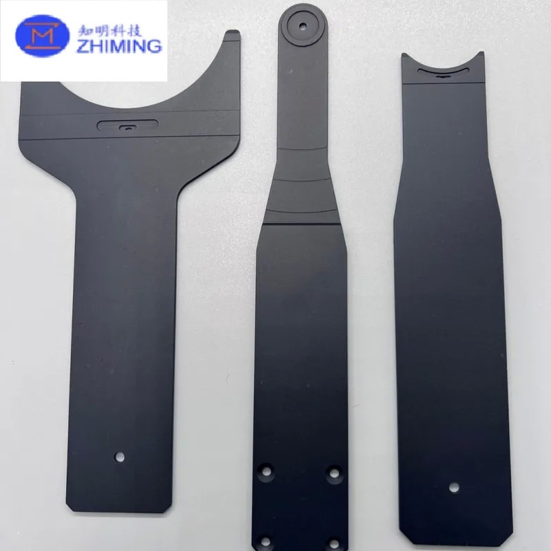 최신 회사 블로그 반도체 장비에서 세라믹 대 금속 부품: 비용 및 성능 비교