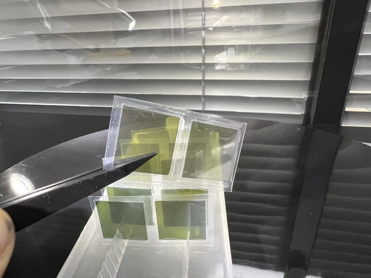 주문 10 밀리미터 Ｘ 10 Mm 6H 반 절연 종류 SiC 기판 연구는 실리콘 탄소 결정 기판을 등급화합니다 온라인 제조